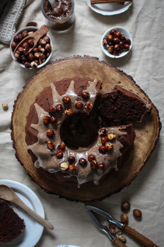 chocolate pumpkin cake with hazelnut praline frosting-1-6