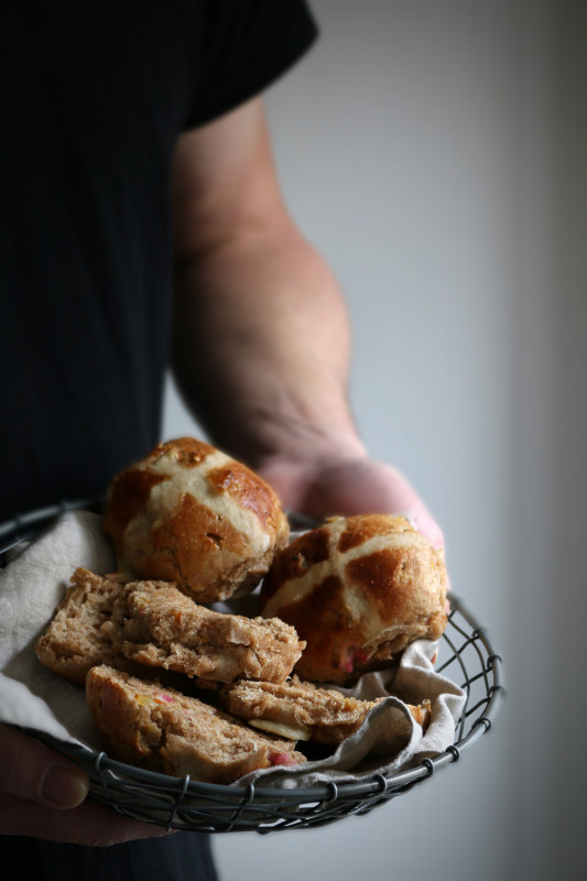 rye rhubarb ginger and orange hot cross buns 3