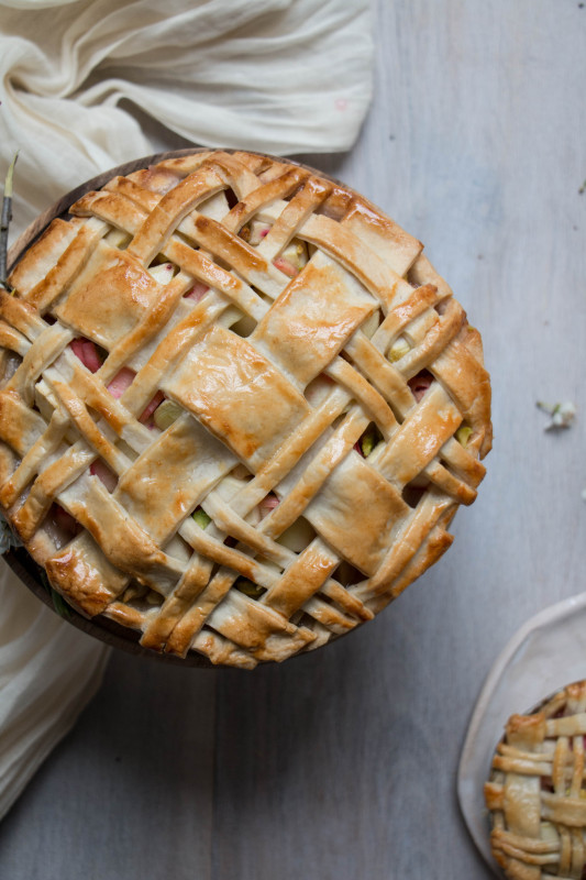 apple rose and rhubarb and pistachio pie-1-26