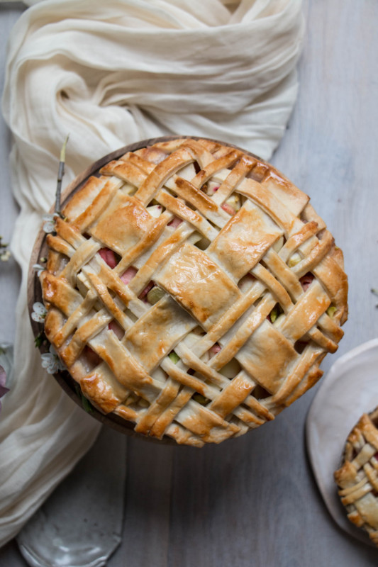 apple rose and rhubarb and pistachio pie-1-31