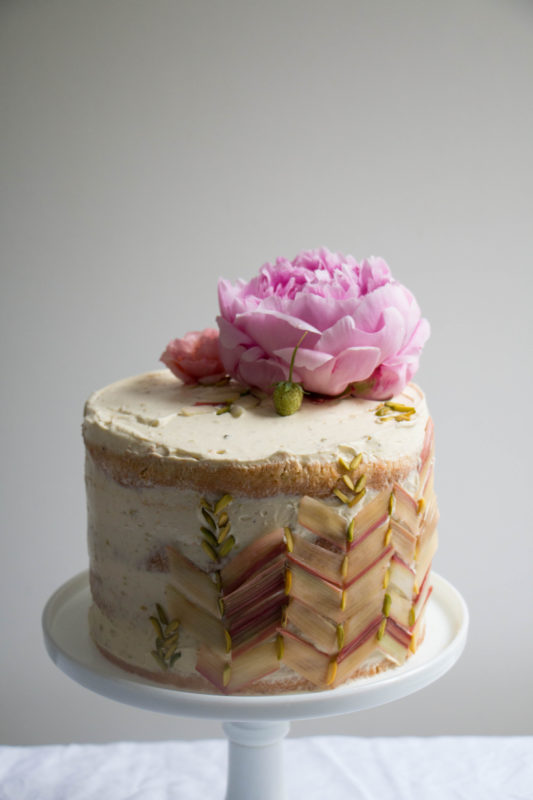 rhubarb strawberry and pistachio cake-1-15