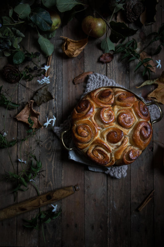 jasmine tea poached caramel apple bottomed cinnamon buns-1-7-1