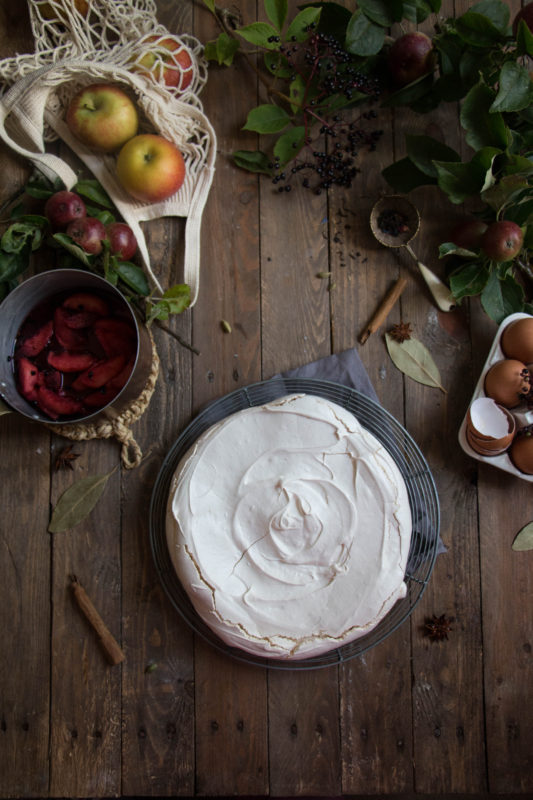 pavlova with apples and elderberries and chai custard-1-7