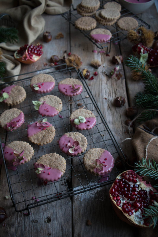 chestnut-cookies-with-pomegranate-glaze-1-18