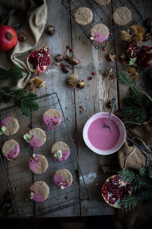 chestnut-cookies-with-pomegranate-glaze-1-3