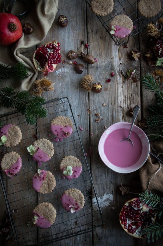 chestnut-cookies-with-pomegranate-glaze-1-4