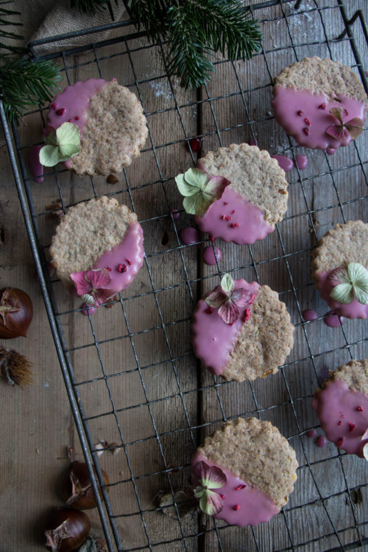 chestnut-cookies-with-pomegranate-glaze-1-5