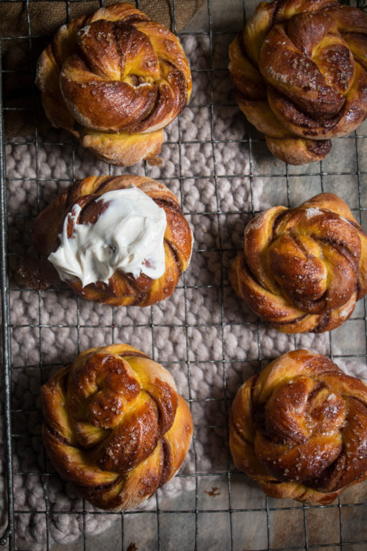 golden-milk-cinnamon-buns-1-11