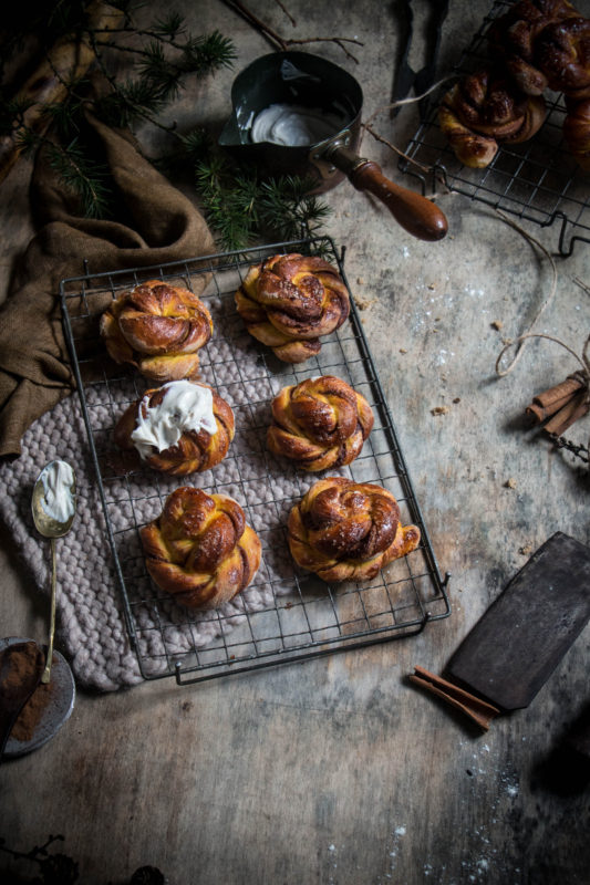 golden-milk-cinnamon-buns-1-12