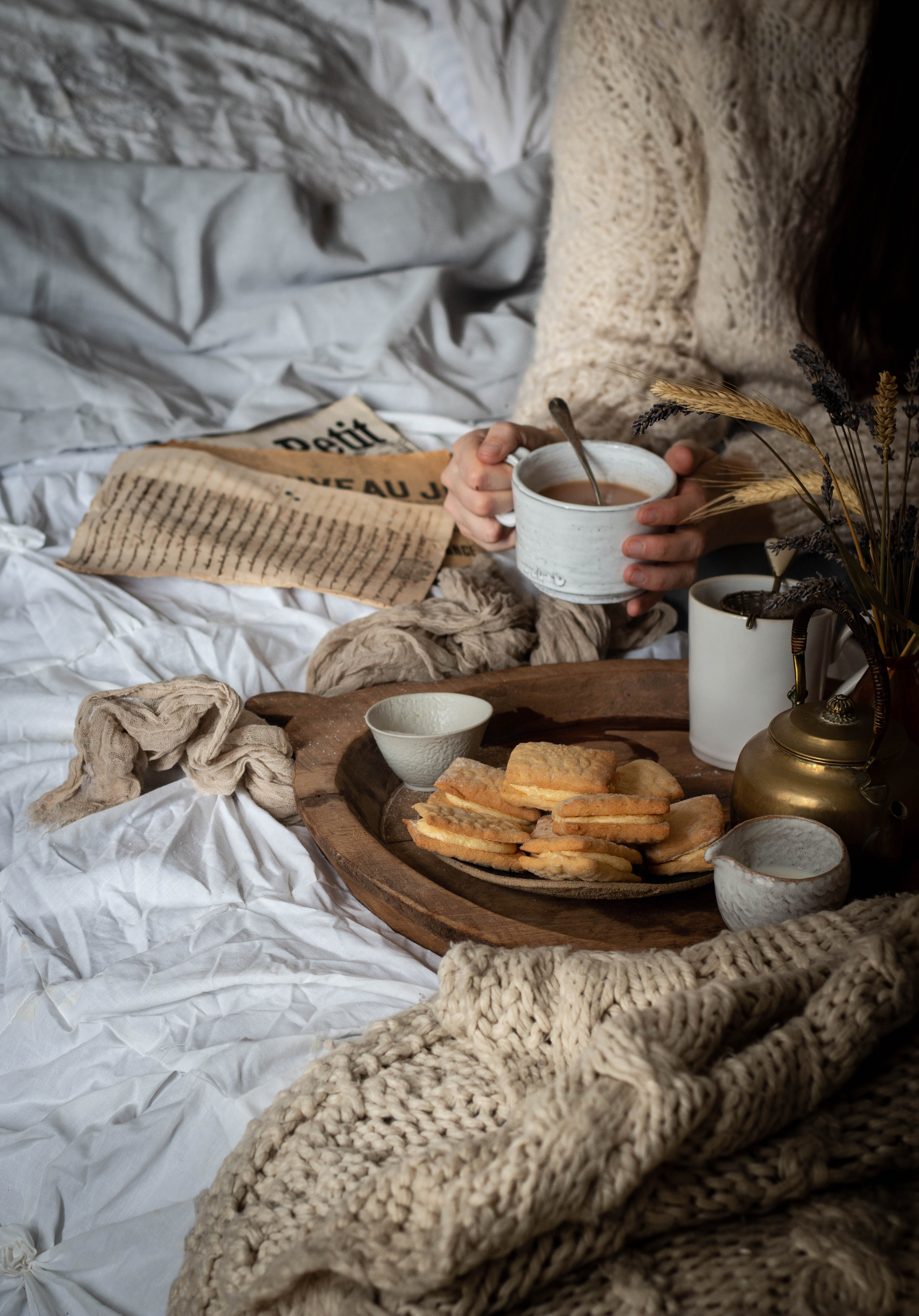 custard cream biscuits