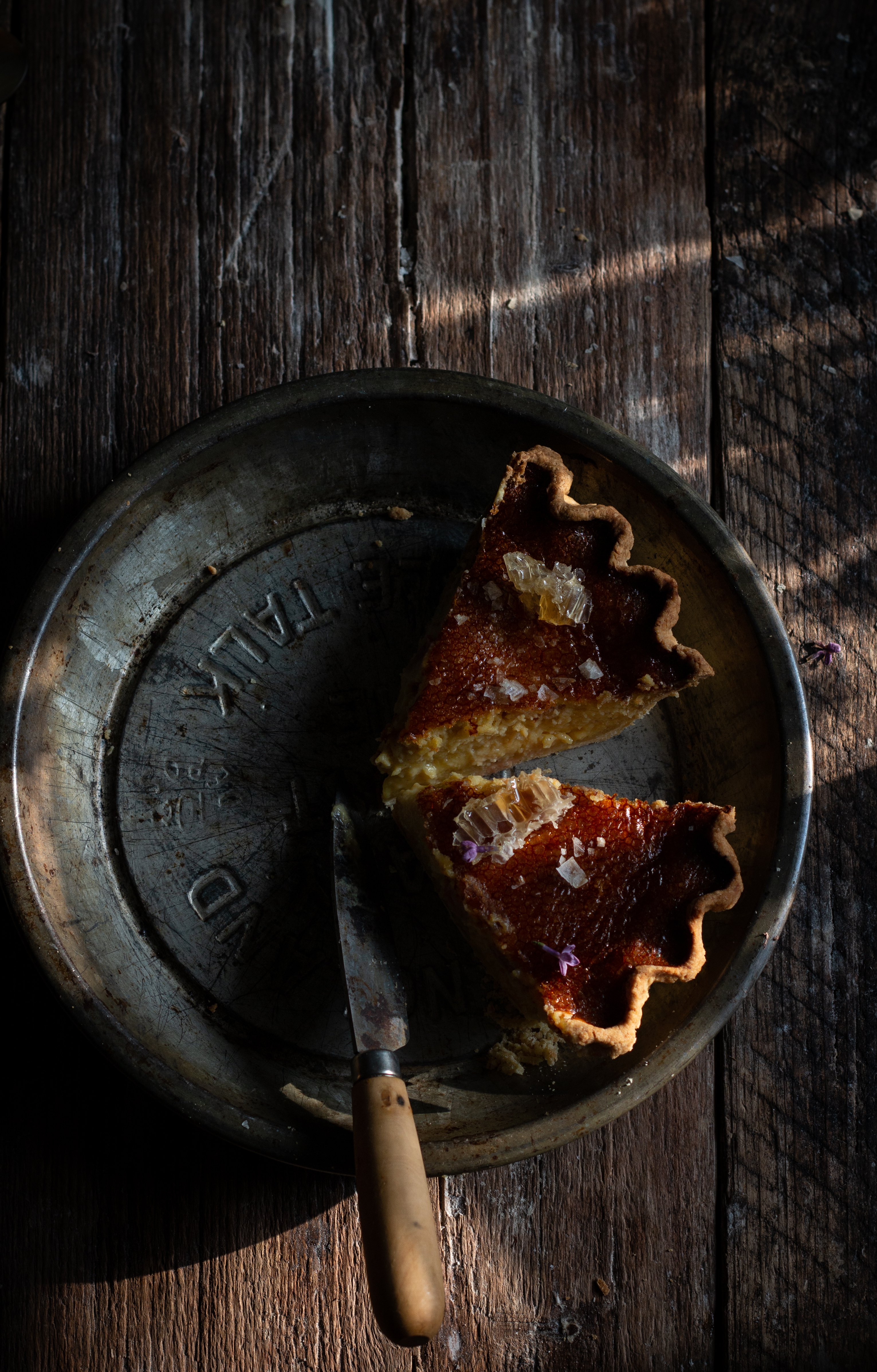 Lilac sugar salty honey pie with rhubarb