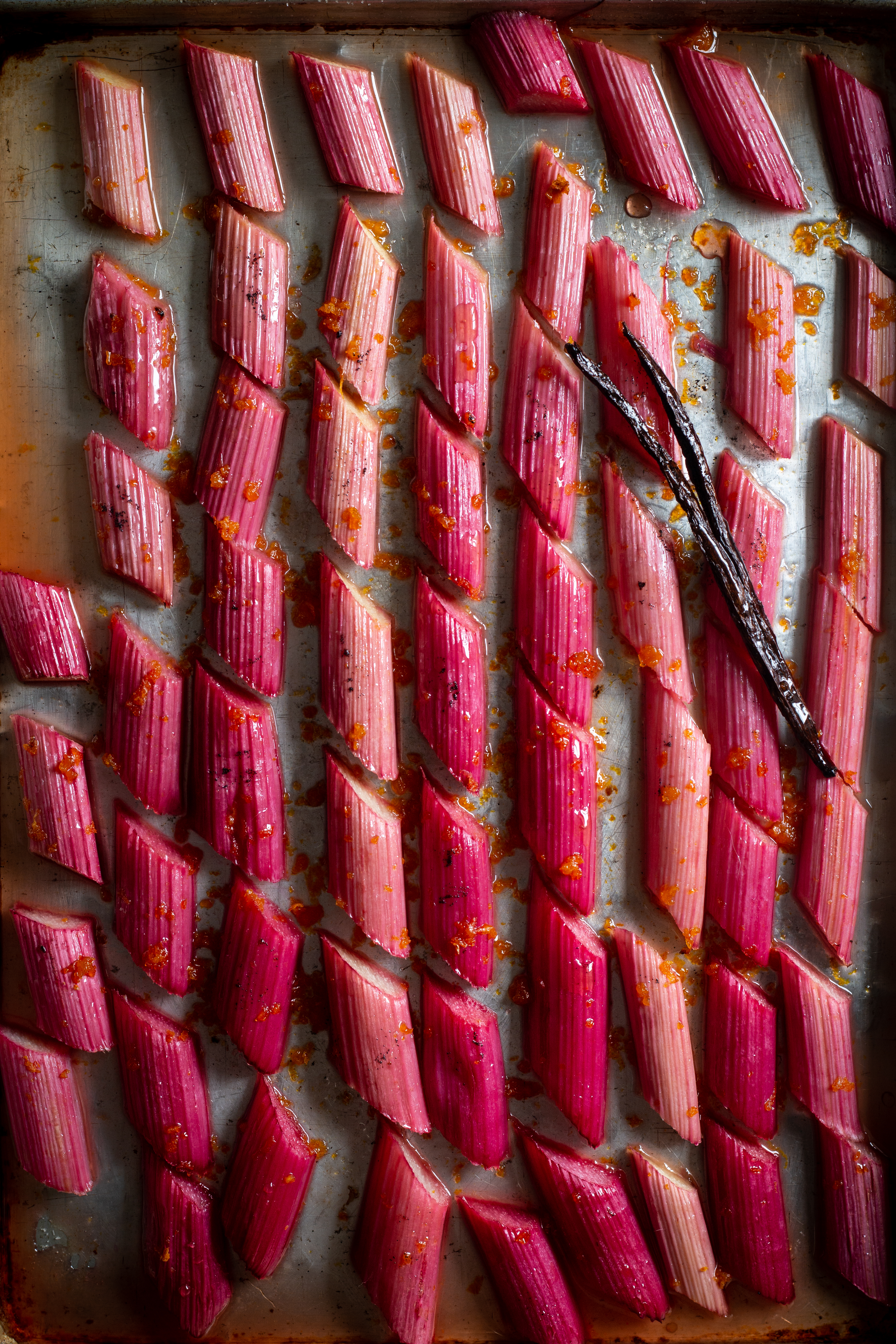 Lilac sugar salty honey pie with rhubarb