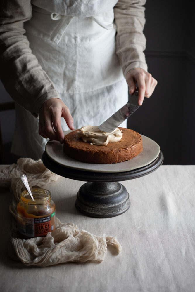 assembling cake