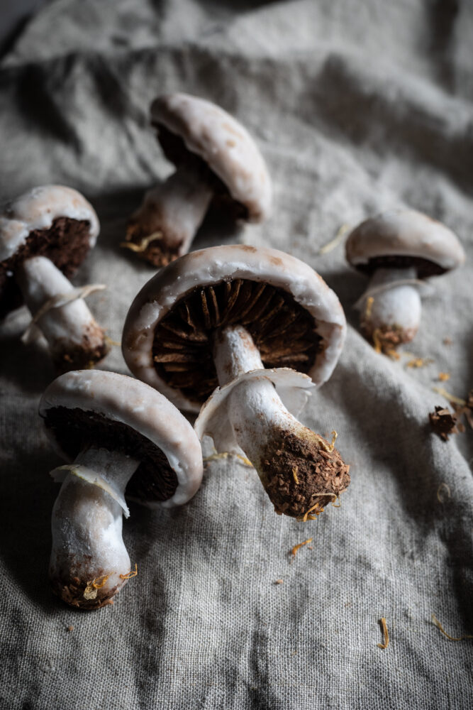 mushroom shaped gingerbread