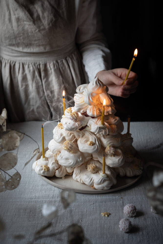 Christmas pavlova