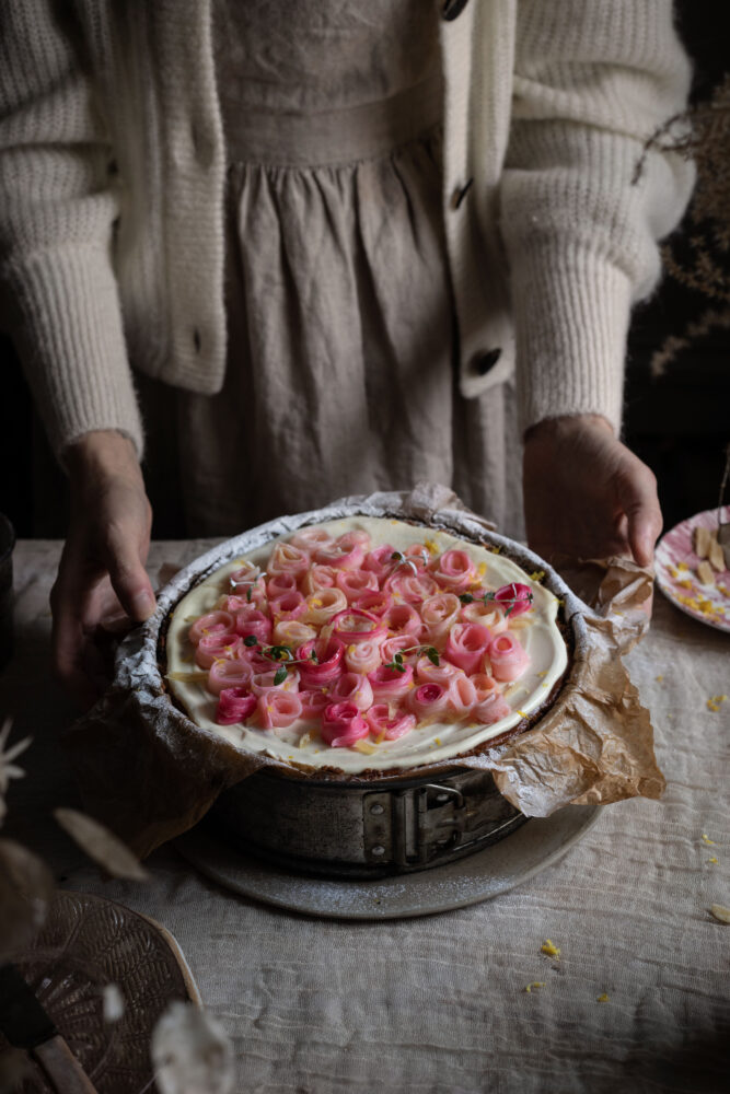 stem ginger cheesecake with rhubarb rosettes 