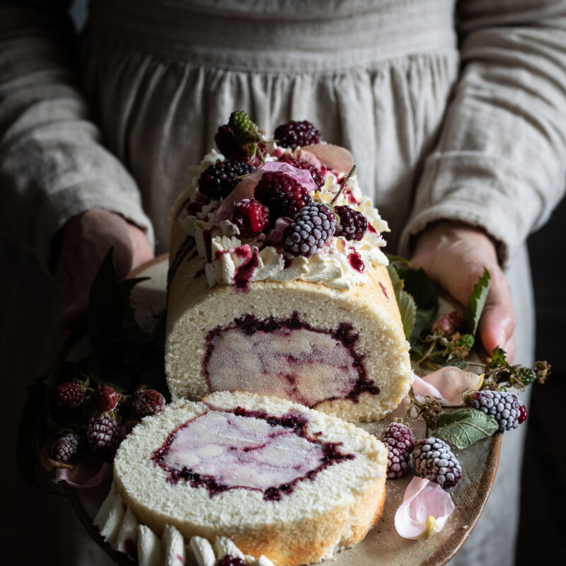 Ice cream roll cake