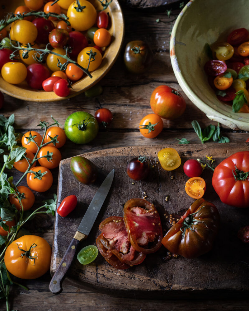 slicing tomatoes