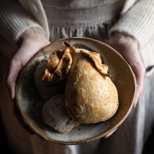 baked poached pear pie