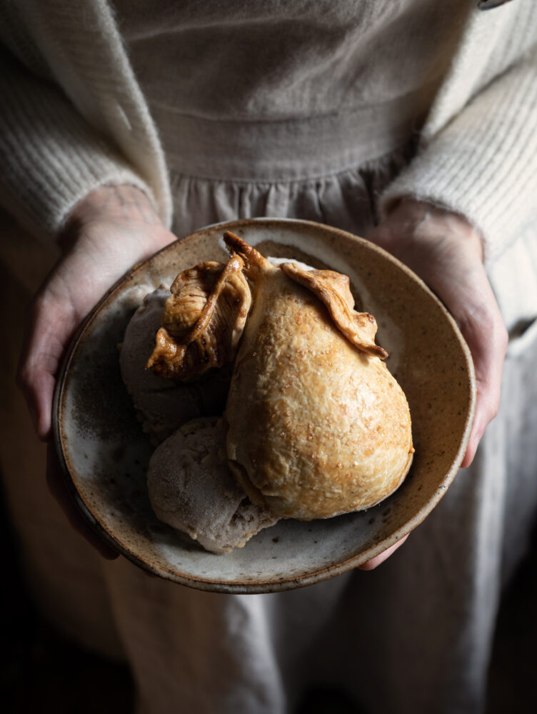 baked poached pear pie